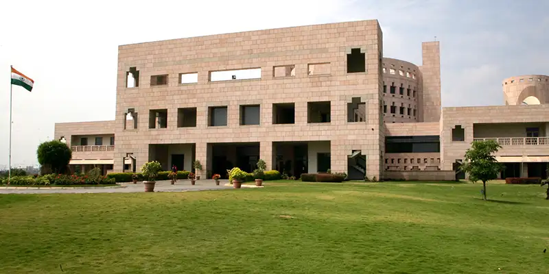 ISB bags 26th position in FT Executive Education Custom Ranking 2024 - Vimarsana News
